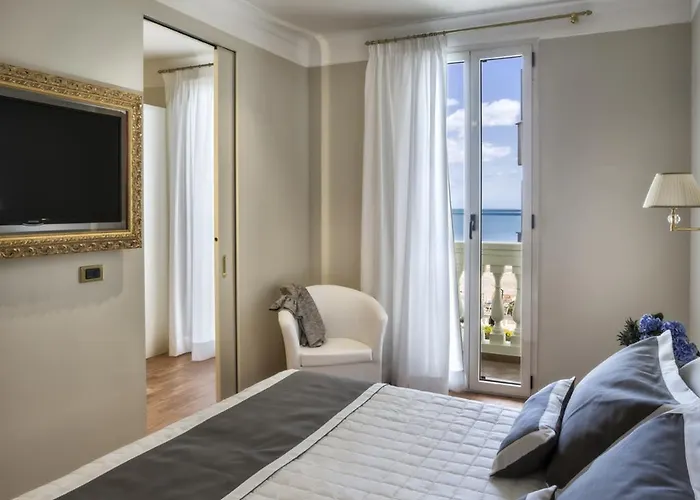 מלון Novecento ריצ'יונה