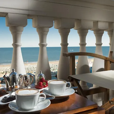 Szálloda Novecento Riccione