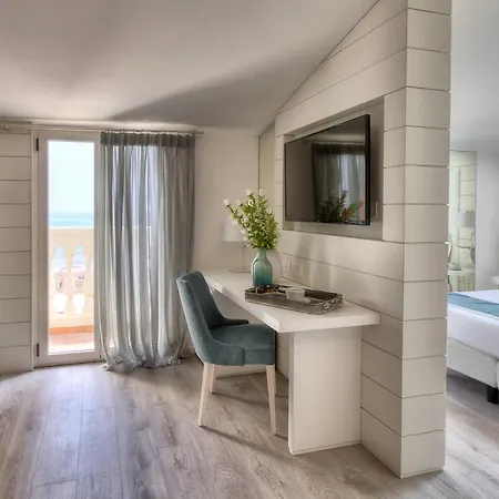 Hotell Novecento 3*